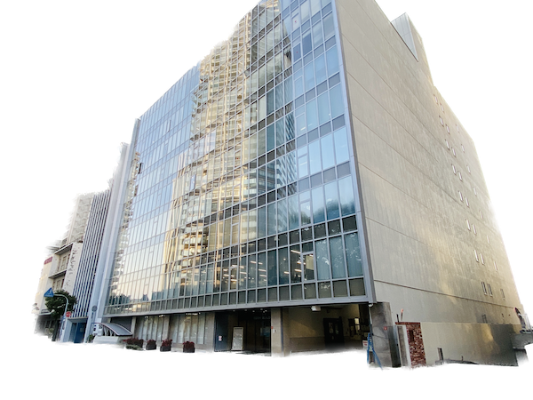 ゆう税理士事務所の入居する貿易ビル1階外観（神戸市中央区東町）